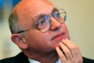 Timerman: percibo en la posición británica un fuerte olor a petróleo