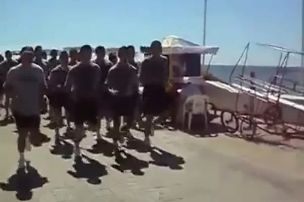 Enérgico repudio de Bolivia a los cánticos xenófobos de militares