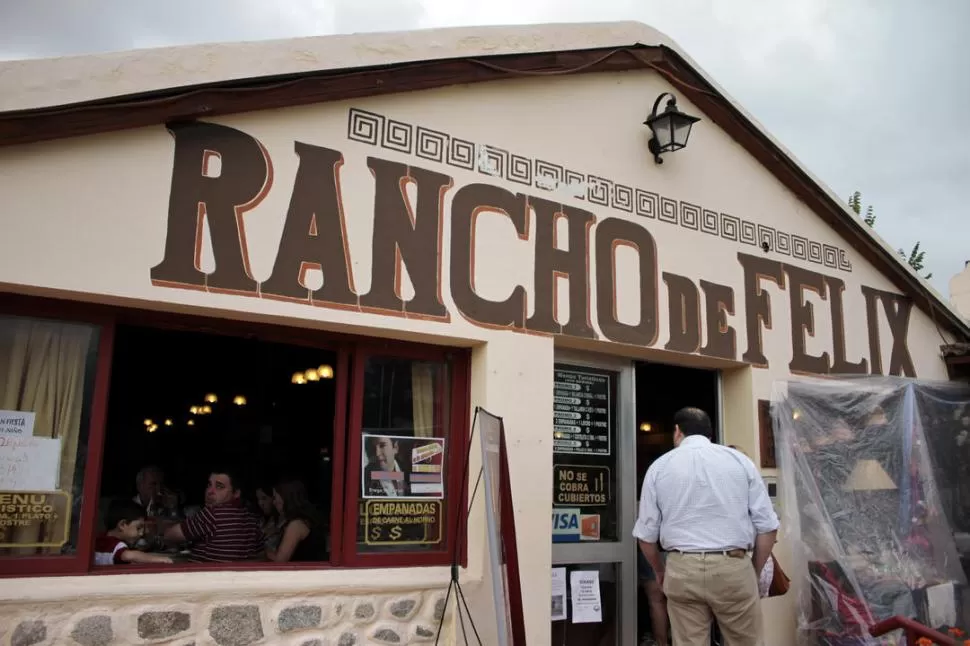 EN EL CORAZÓN DE LA VILLA. 
en 1963 el restaurante estaba ubicado en una galería en donde funcionaba un patio-comedor.  FOTOS DE DIEGO ARAOZ / ESPECIAL PARA LA GACETA 