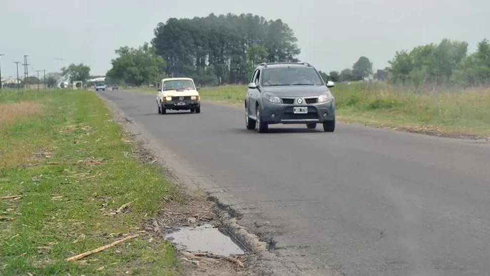 ANTES DE SALIR. Contar con la documentación, revisar el motor y las luces, y descansar periódicamente son los cuidados principales. ARCHIVO LA GACETA