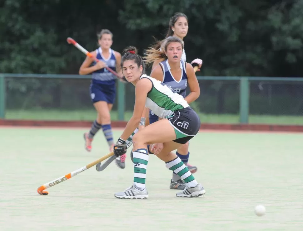 TELÉFONO PARA FLOR. Calvete está feliz y sorprendida por el llamado del entrenador de Las Leonas. 