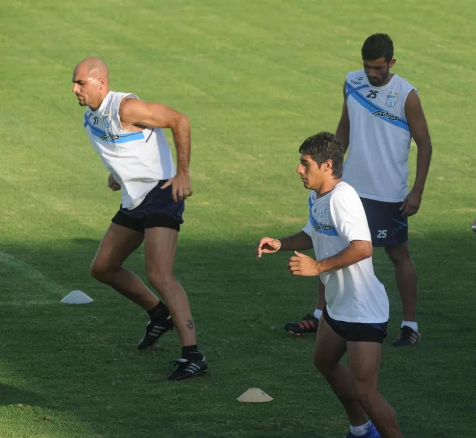 LA VALLA EN CERO. Barone no quiere sorpresas en el fondo de Atlético. 