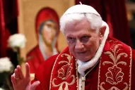 Benedicto XVI tiene un marcapasos desde hace diez años