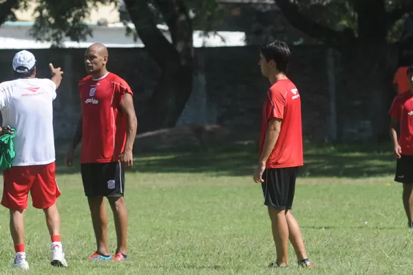 Roldán ajusta al equipo santo