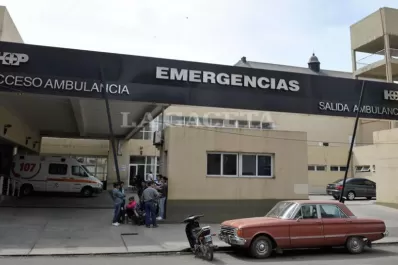 Una mujer está grave tras recibir un disparo en la cabeza