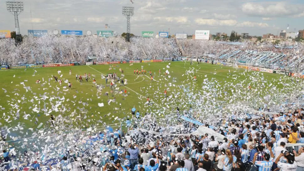 EL ÚLTIMO ANTECEDENTE. Así estaba el Monumental la última vez que Atlético y San Martín se vieron las caras de manera oficial. El 6 de marzo volverán a cruzarse. LA GACETA / FRANCO VERA