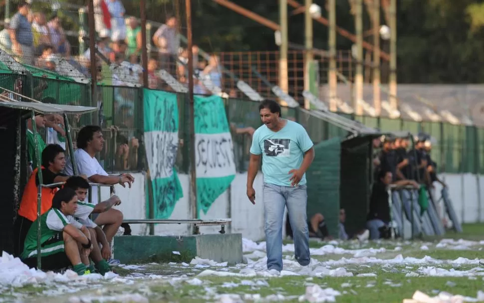 PRIMERA EXPERIENCIA. Godoy aprovecha su juventud para hacerse entender con el plantel. El nuevo DT levantó al equipo. LA GACETA / FOTO DE FRANCO VERA (ARCHIVO)