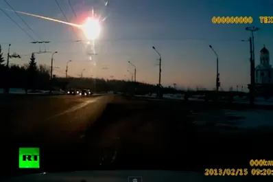 Los videos más impactantes de la caída del meteorito en Rusia