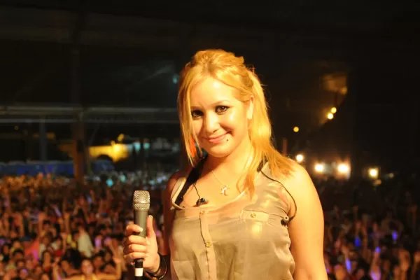 Karina, media hora de pura emoción