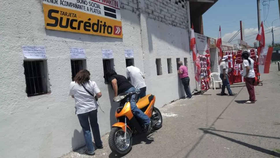 A LA BOLETERIA. El remanente de las entradas se ofrecerá en los estadios, el sábado de 11 a 18. ARCHIVO LA GACETA