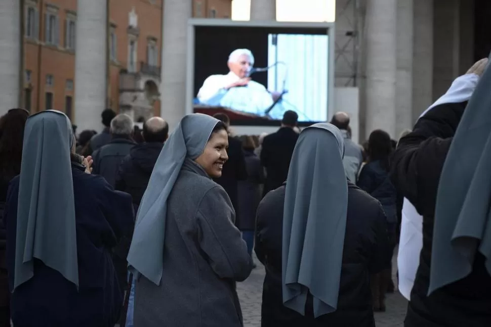 VATICANO. El Papa dio un último mensaje antes de viajar a Castelgandolfo. EFE 