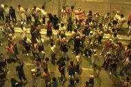 Los hinchas santos empezaron a jugar anoche