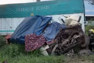 Por un choque frontal entre un camión y una camioneta hubo dos muertos en el sur