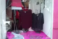 Rompieron el vidrio para robar en un local