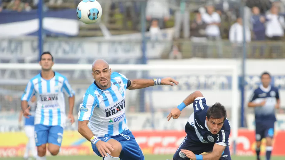 NO PUDIERON SACAR VENTAJA. Atlético se quedó con las ganas de marcar un gol. FOTO DE AGLP (ESPECIAL PARA LA GACETA)