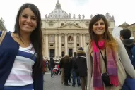 Dos tucumanas oyeron de cerca el Angelus de Francisco