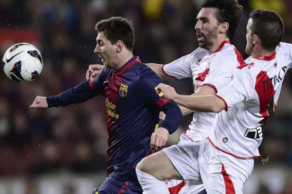 Con goles de Messi y Villa, Barcelona aplasta a Rayo Vallecano