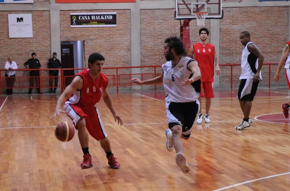 DESEQUILIBRÓ. Fares le dio el último triunfo al rojo en el segundo final. 