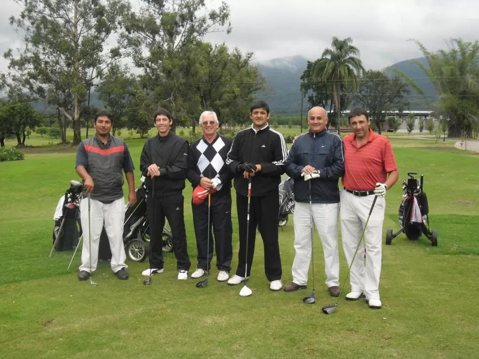 DE VISITA. Jugadores de Concepción estuvieron ayer en el campo paulista. 