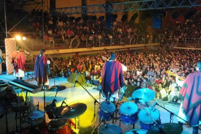 Pañuelos al viento al ritmo de la chacarera
