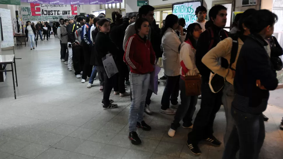 ESTRATEGIA. De 8.000 alumnos, 2.000 son regulares; por ello los programas apuntan a evitar la deserción LA GACETA / FOTO DE INéS QUINTEROS ORIO