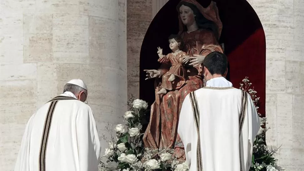 OFRENDA A LA VIRGEN. Leé el texto completo con las palabras del Pontífice. EFE