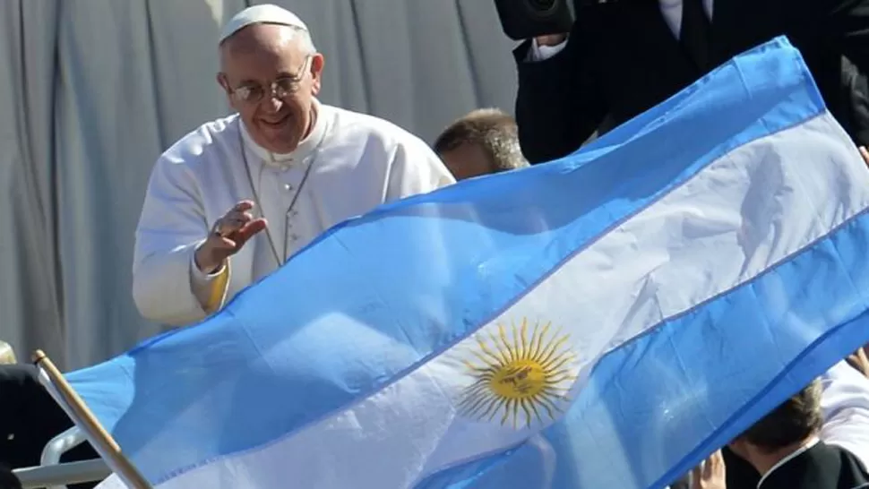 SIMPLICIDAD. Todos destacan la humildad del Sumo Pontífice. REUTERS