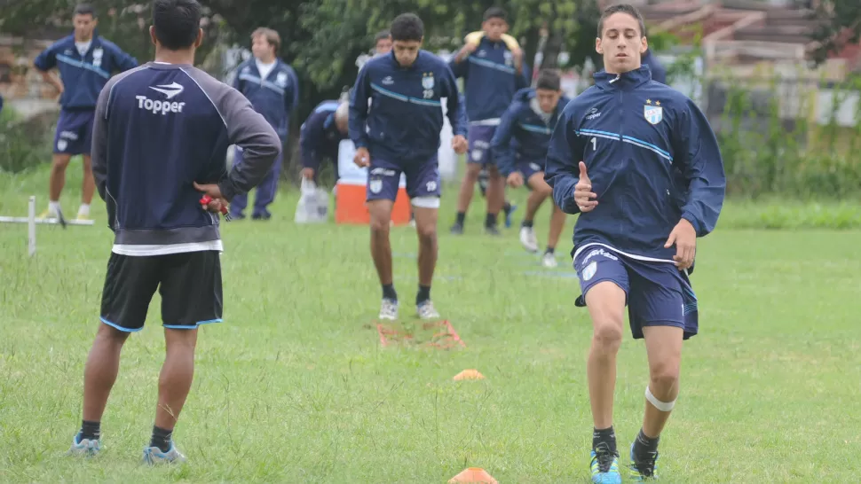 PRACTICA. El plantel de Atlético realizó el primer entrenamiento semanal en el Complejo de Ojo de Agua. LA GACETA / ANTONIO FERRONI