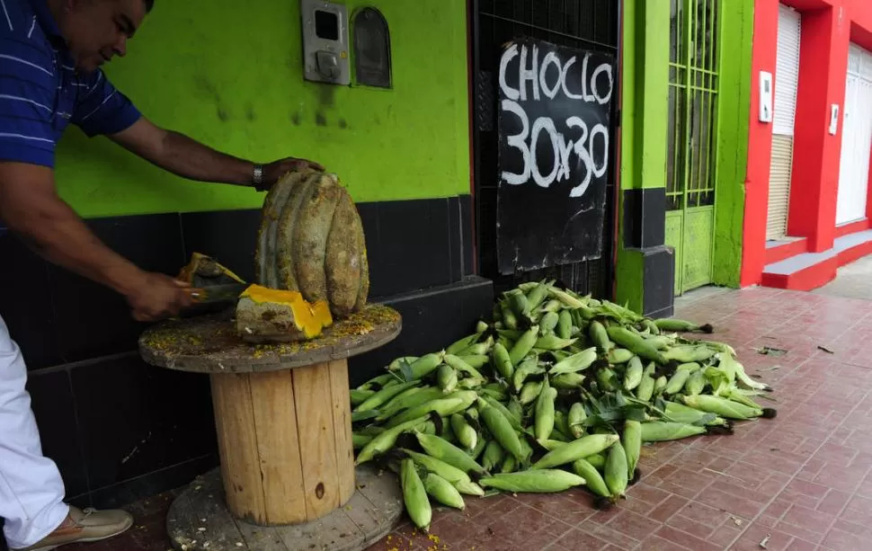 PROYECCIÓN. Los comerciantes no descartan que el precio del choclo tenga un nuevo ajuste cuando se aproxime la Semana Santa. LA GACETA / FOTO DE JORGE OLMOS SGROSSO