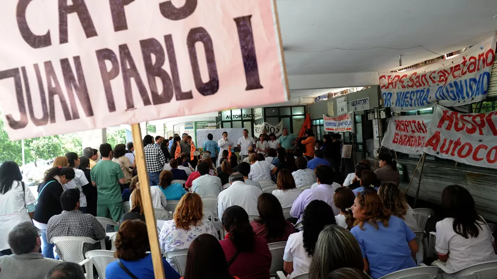 ALERTA Y MOVILIZACIÓN. La asamblea interhospitalaria de los autoconvocados de la salud reunió ayer a dirigentes de hospitales de toda la provincia. LA GACETA / FOTO DE FRANCO VERA 