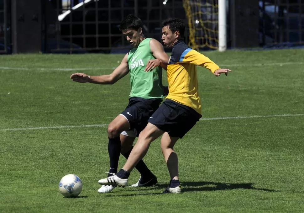 ADENTRO. Sánchez Miño hoy jugará desde el arranque en lugar de Walter Erviti. La joya xeneize se recuperó de la lesión. 