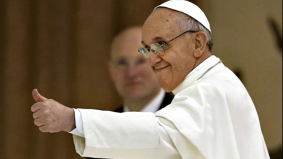 VERDE. Demasiadas veces no usamos medio ambiente para el bien, sino que lo explotamos ávidamente, les dijo Francisco a los embajadores. REUTERS