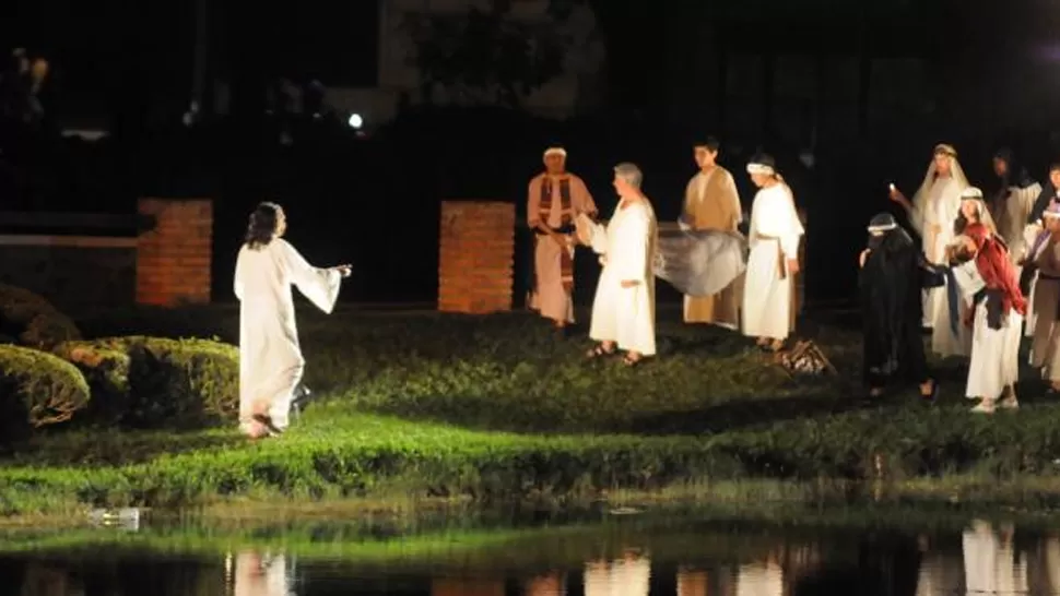 LA PASION. Algunos asistirán a disfrutar de la versión de La Pasión en el Parque 9 de Julio. ARCHIVO LA GACETA  