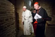 Francisco, el primer Papa en visitar la tumba de San Pedro