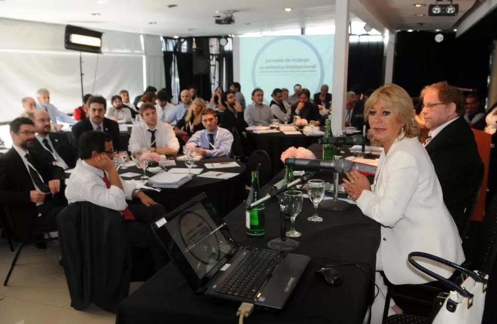 SIN REPRESENTANTES TUCUMANOS. Ana Edwin e Itzcovich se reunieron, la semana pasada, con representantes de 16 universidades nacionales. TELAM