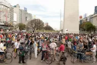 Se entregó el taxista que atropelló a ciclistas en Buenos Aires