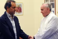 El Papa llamó a Scioli y le brindó toda la fortaleza