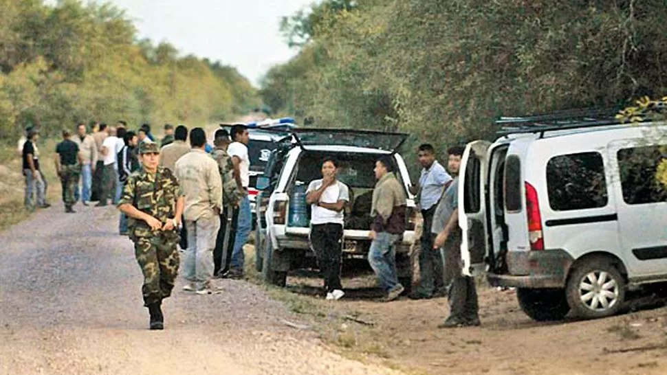 EN EL MONTE. Trascendió que los uniformados permanecerán varios días en la zona. FOTO TOMADA DE ELLIBERAL.COM.AR