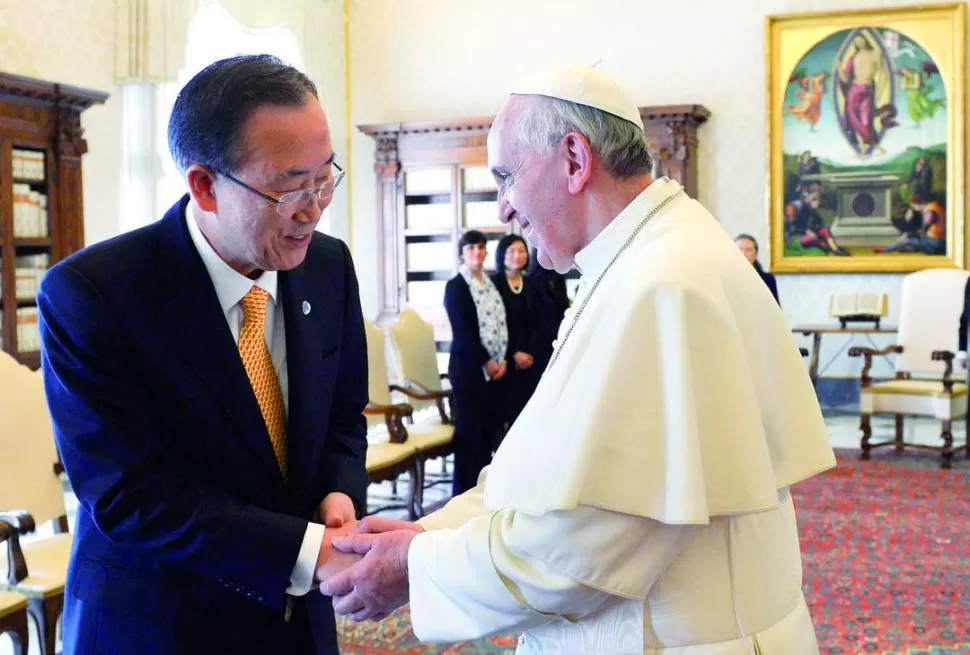 UN HONOR. Así sintetizó Ban Ki-moon su reunión con el papa Francisco. 