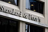Standard & Poor's colocó en perspectiva negativa a la deuda argentina