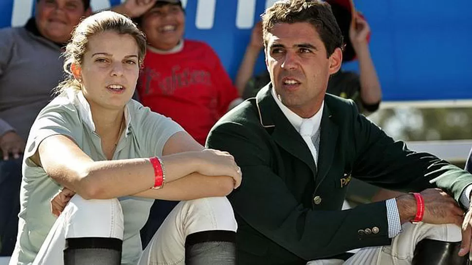 JOVEN Y RICA. La heredera del imperio Onassis, Athina, junto a su esposo, en una visita realizada a Buenos Aires en 2005. REUTERS