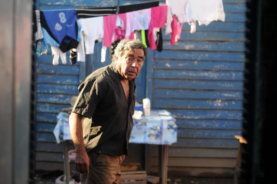 SIN FUERZAS. Manuel dijo que está cansado de sufrir por su hijo. LA GACETA / FOTO DE DIEGO ARAOZ