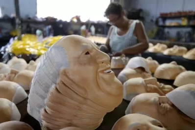 Ya preparan las máscaras del papa en Brasil