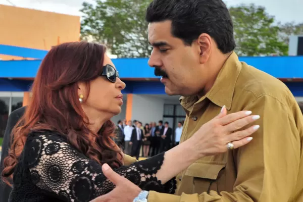 Cristina viaja a Perú para una reunión de la Unasur por el tema Venezuela