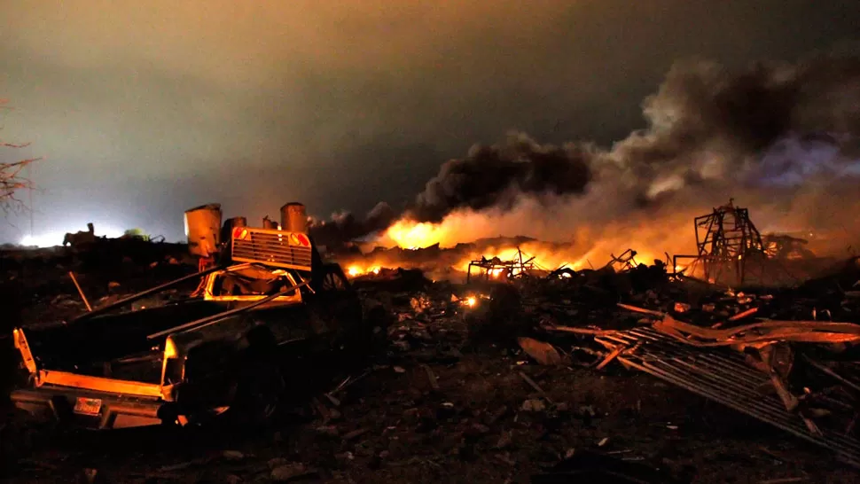 PARONAMA DEVASTADOR. El fuerte estallido se escuchó en una ciudad a 75 kilómetros. REUTERS