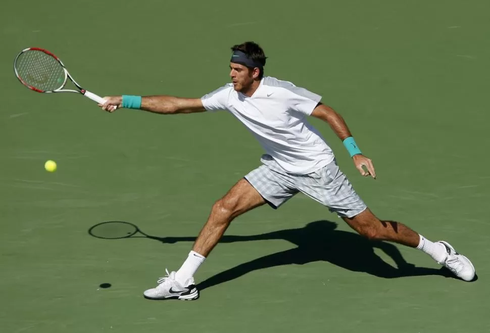 TUVO QUE TRABAJAR. El debut en el polvo de ladrillo de Montecarlo no resultó sencillo para Juan Martín del Potro; Alexandr Dolgopolov le plantó partido. Igual, el tandilense supo cómo salir adelante. 