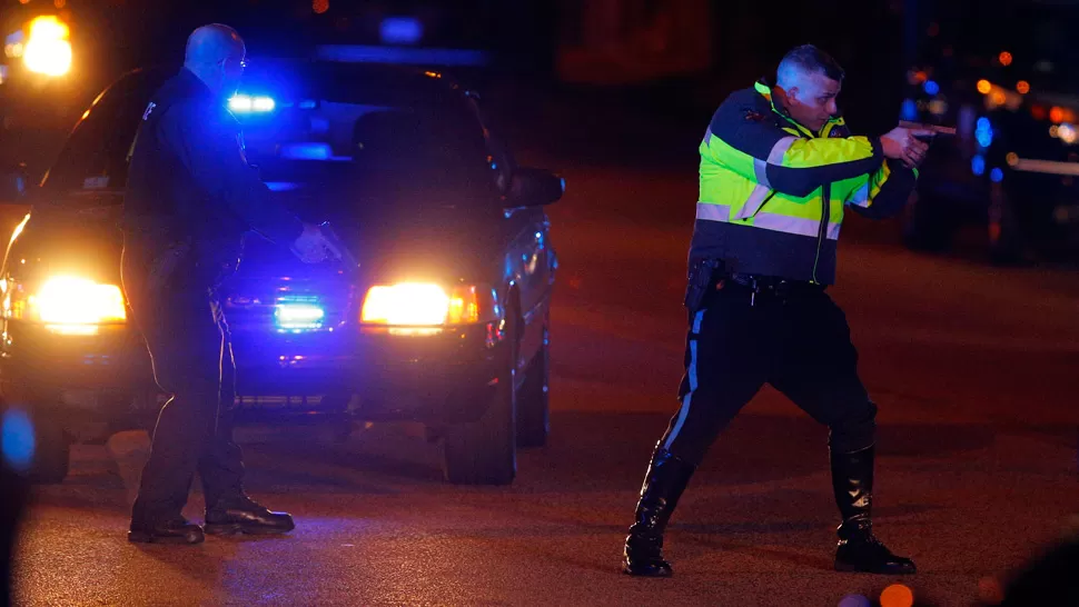 CAOS. El campus de la universidad se llenó de policías y hasta hubo un tiroteo. REUTERS