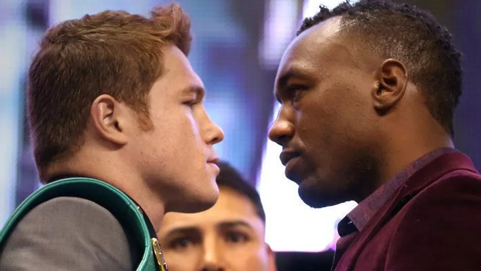 CARA A CARA. Los púgiles se enfrentarán mañana en el Alamodome de San Antonio. FOTO TOMADA DE FACEBOOK.COM/GOLDENBOYBOXING