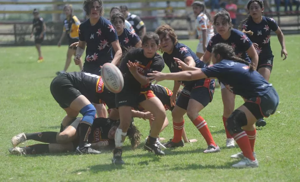 LO QUE FALTABA. Con la implementación de un torneo provincial distribuido en siete encuentros o fechas, las jugadoras tucumanas finalmente tendrán una competencia regular y los clubes la posibilidad de ser sede de uno de esos encuentros.  