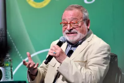 México premia a Savater por su trayectoria